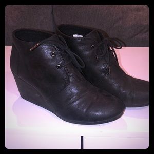 Toms wedge shoes